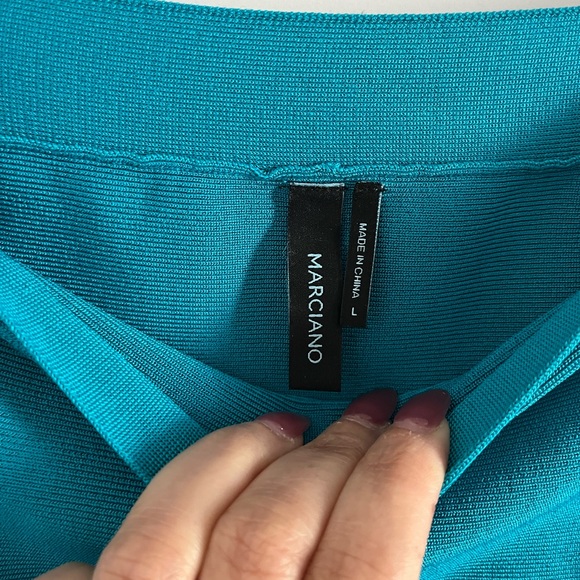 Turquoise mini skirt - Picture 2 of 2